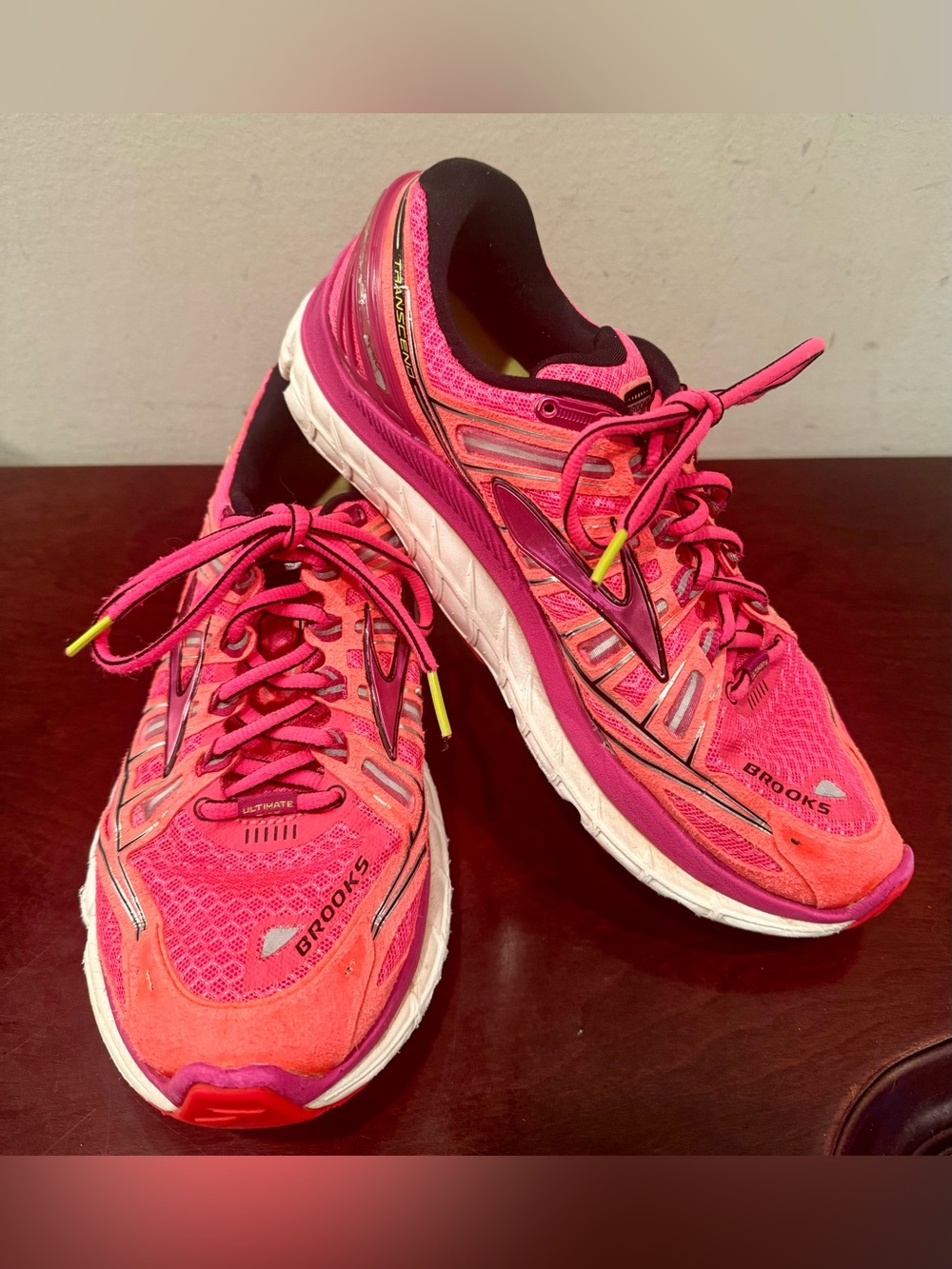 Women’s Brooks Transcend Orange/Purplish Pink Athletic Shoes - Size 8